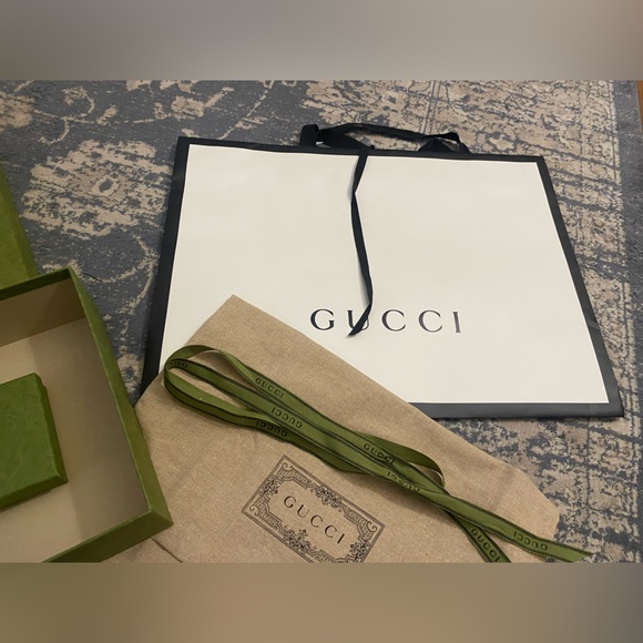 Official Gucci shopping bag, Gucci box , Gucci perfume box , Gucci ribbon - Picture 2 of 5